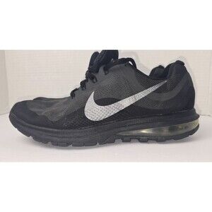 Nike 852445‑001 Women’s Black Running Shoes Size 8 Lightweight Comfort Sneaker